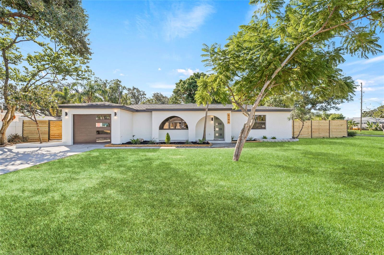 6196 44TH AVE N, KENNETH CITY, FL, 33709