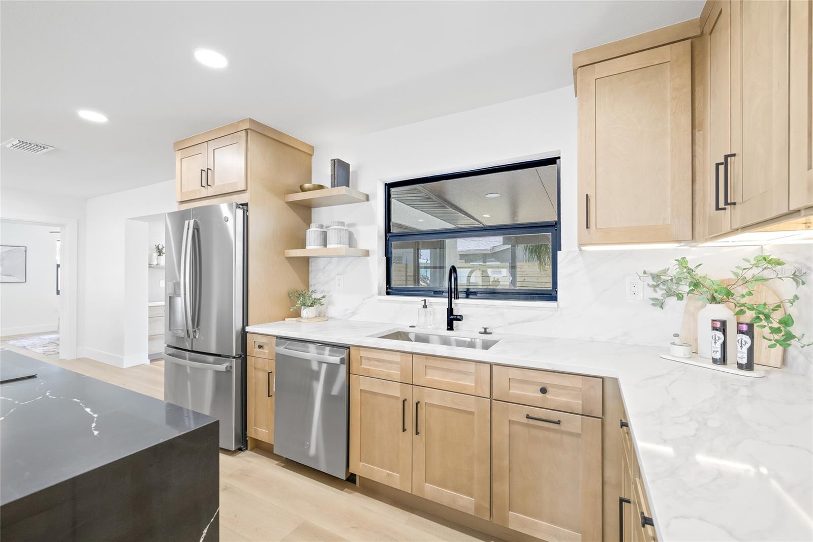 6196 44TH AVE N, KENNETH CITY, FL, 33709