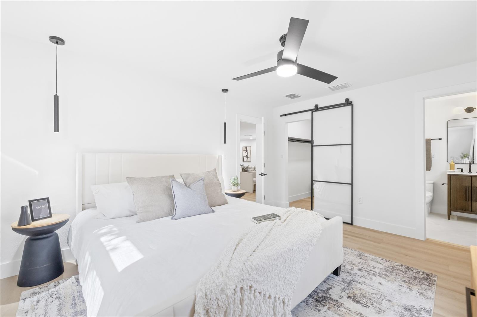 6196 44TH AVE N, KENNETH CITY, FL, 33709