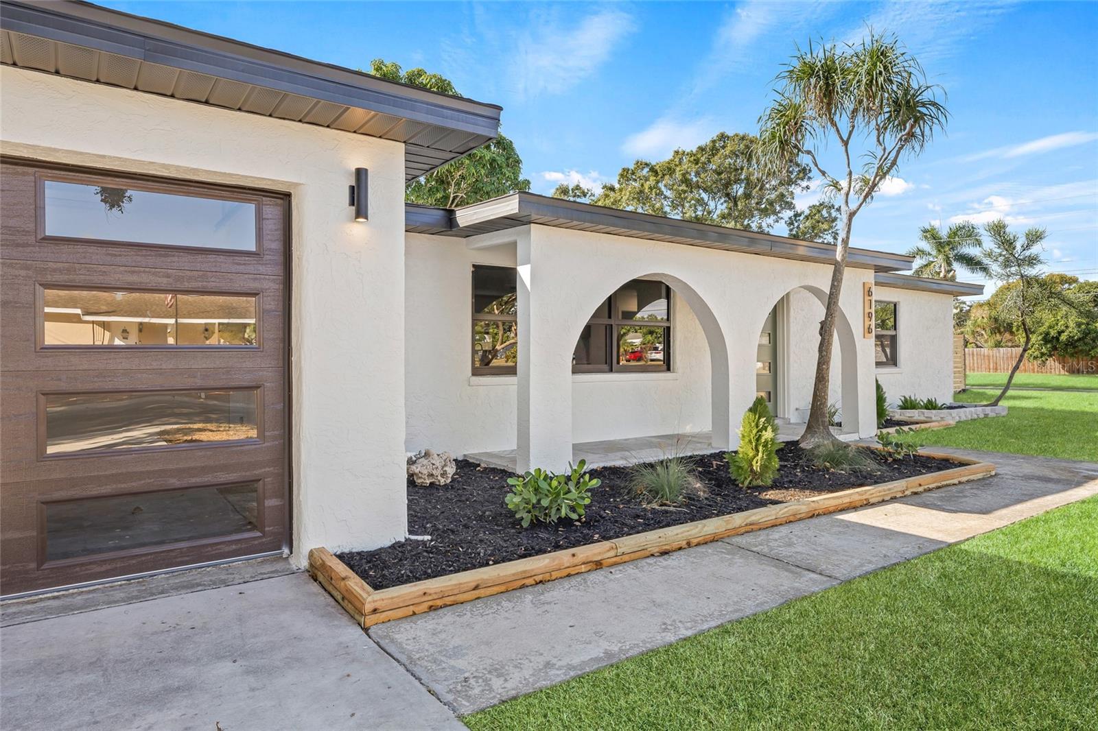 6196 44TH AVE N, KENNETH CITY, FL, 33709