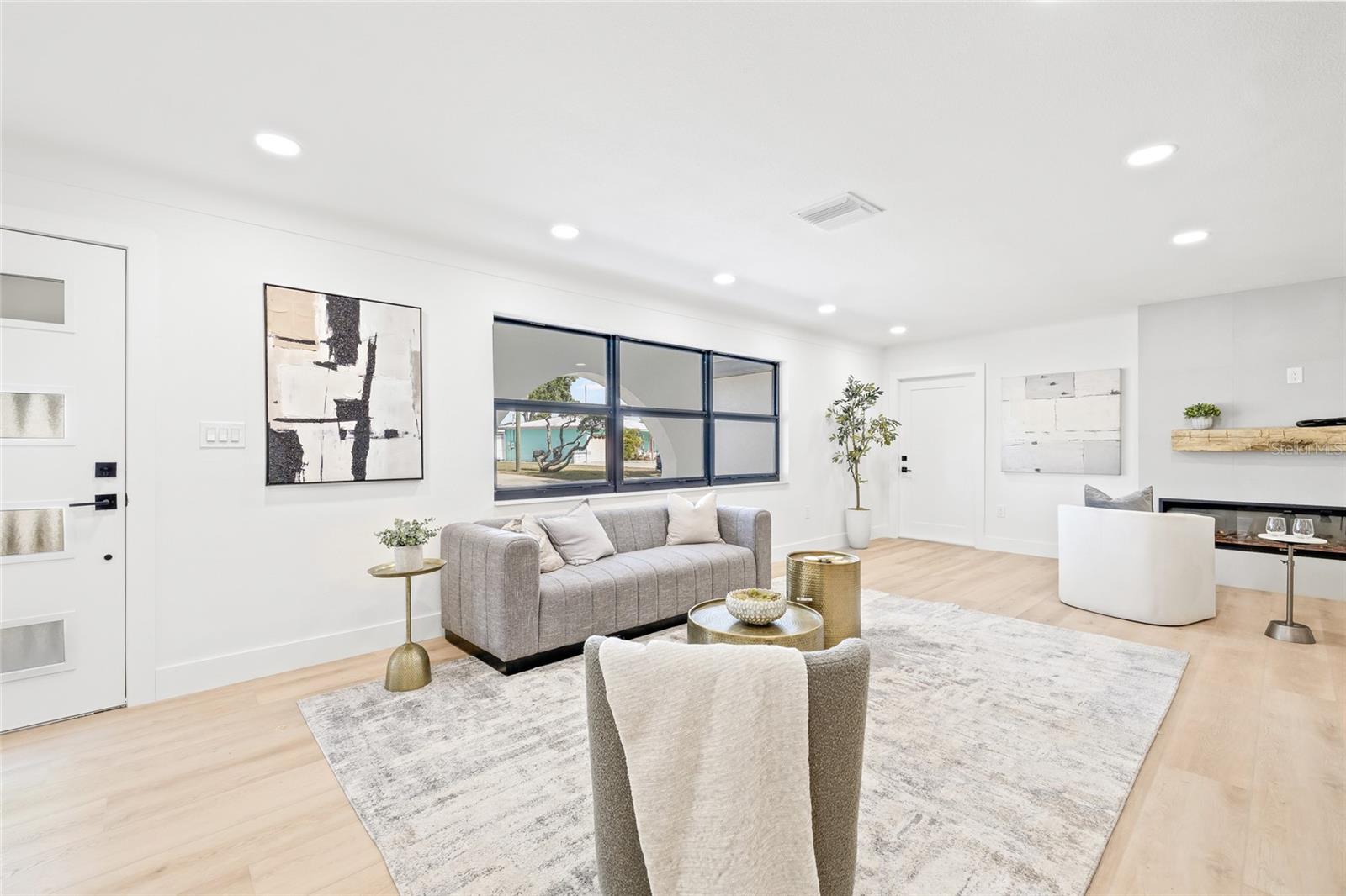 6196 44TH AVE N, KENNETH CITY, FL, 33709