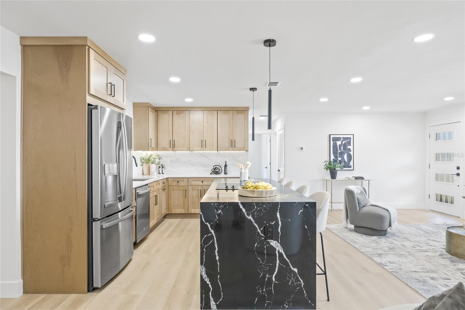 6196 44TH AVE N, KENNETH CITY, FL, 33709