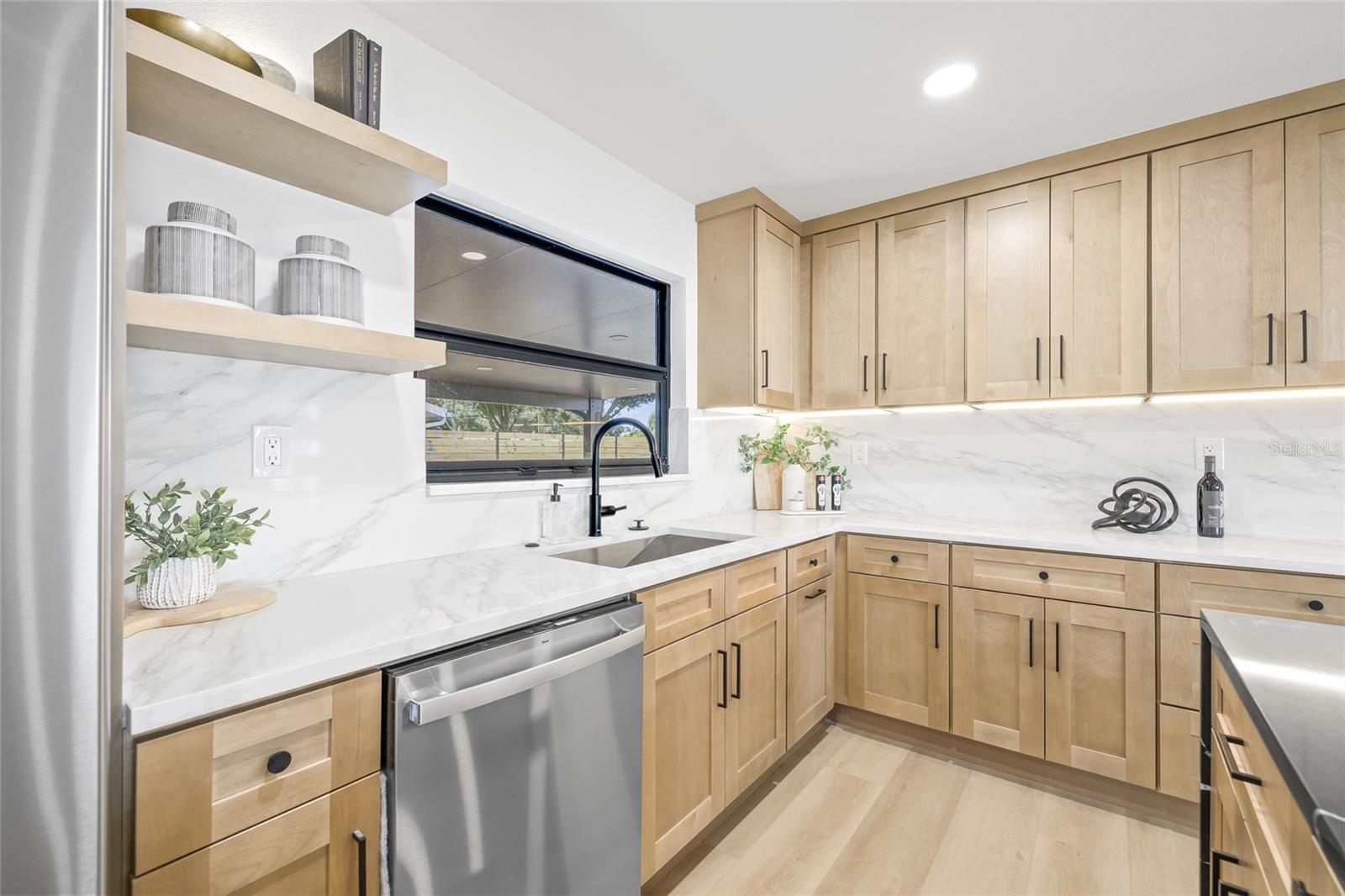 6196 44TH AVE N, KENNETH CITY, FL, 33709