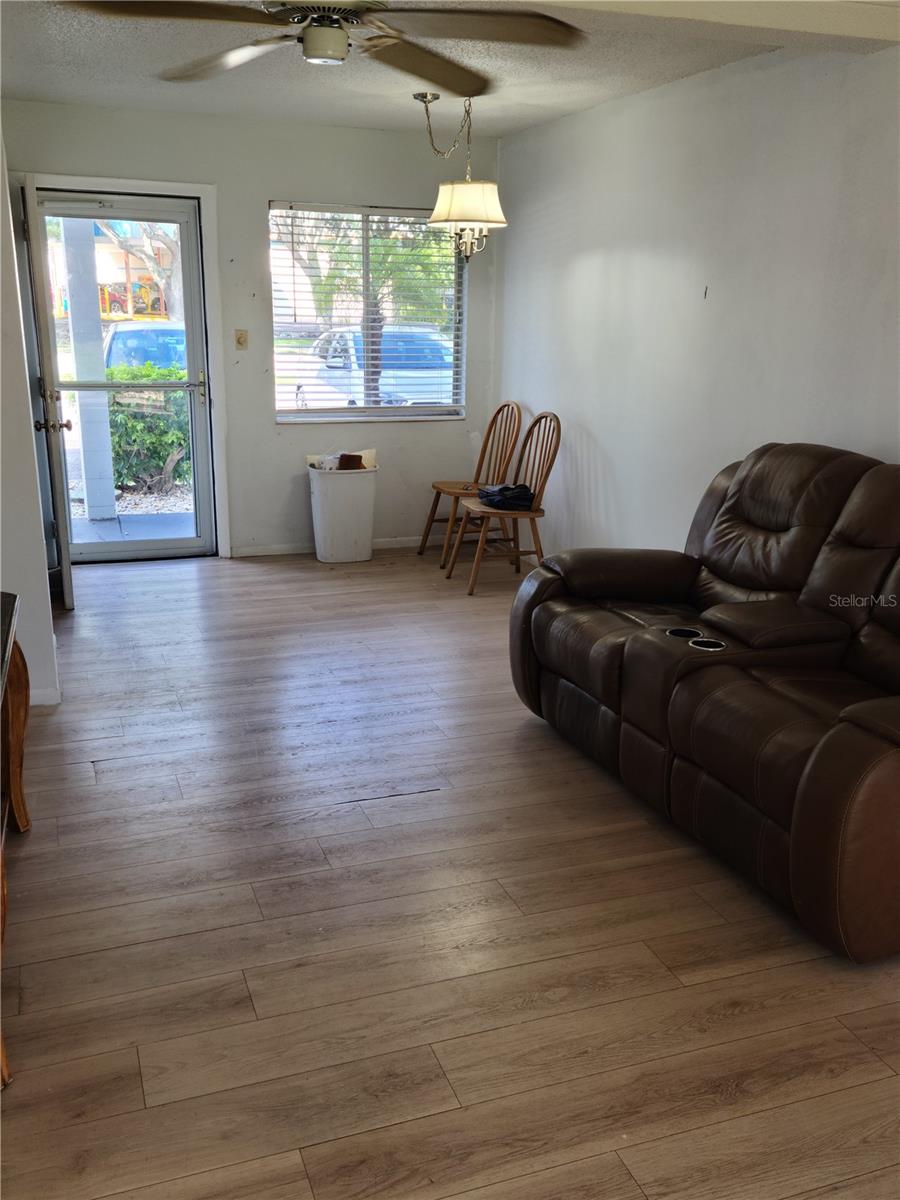 A4666427 Property Photo