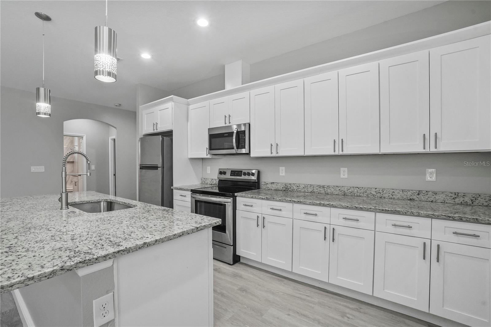 2922 W CHESTNUT ST, TAMPA, FL, 33607