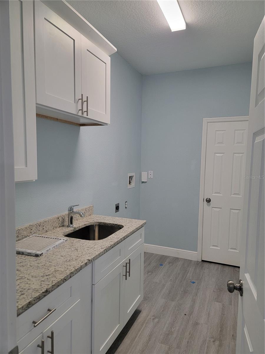 2922 W CHESTNUT ST, TAMPA, FL, 33607