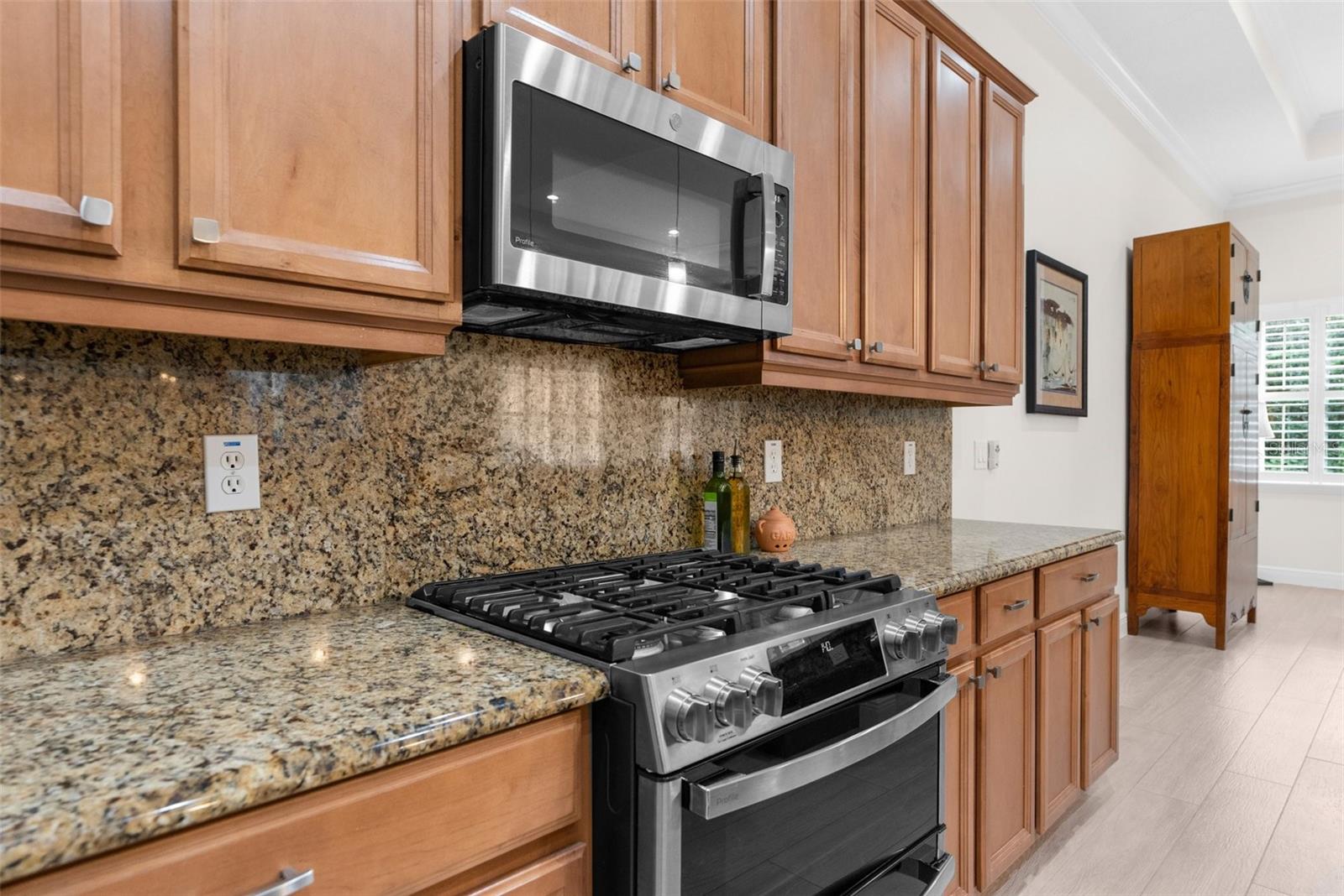 Gas stove and cooktop.