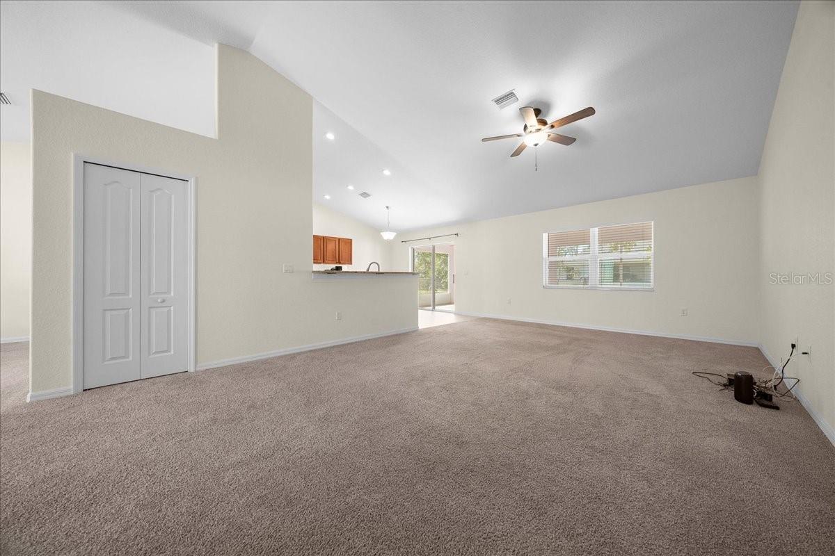 Nice and open living room!