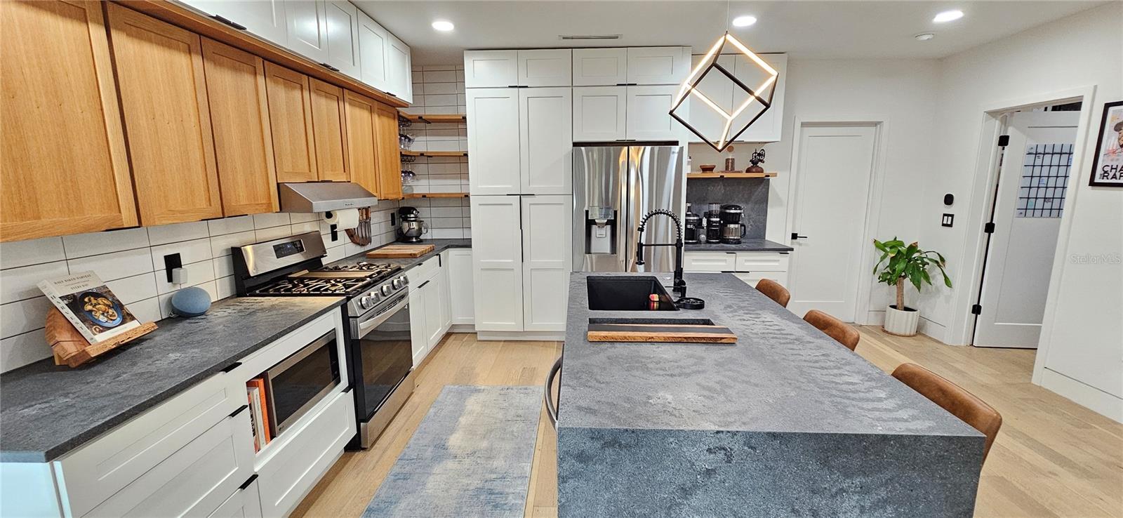 2319 DRAKE DR, ORLANDO, FL, 32810