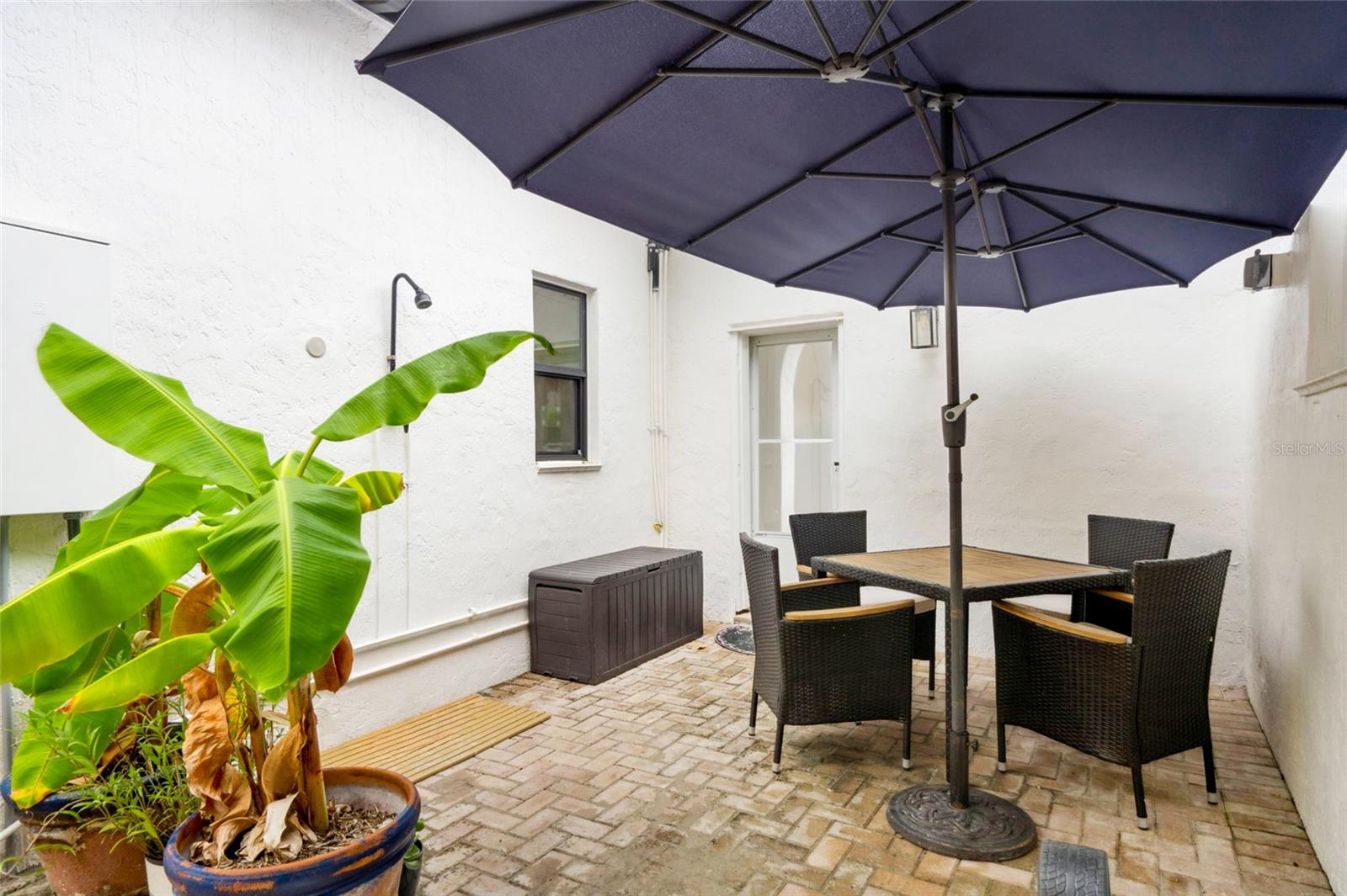 O6347884 Property Photo