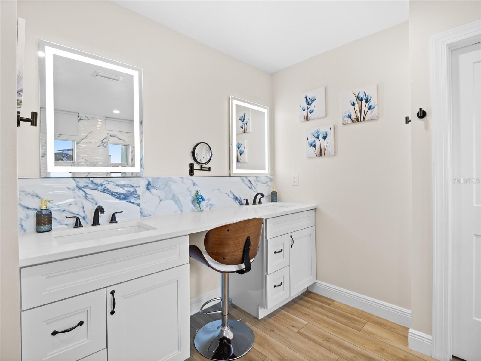 O6347884 Property Photo