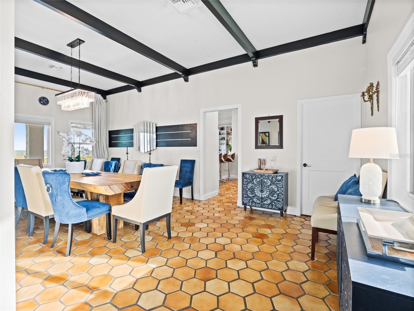 O6347884 Property Photo