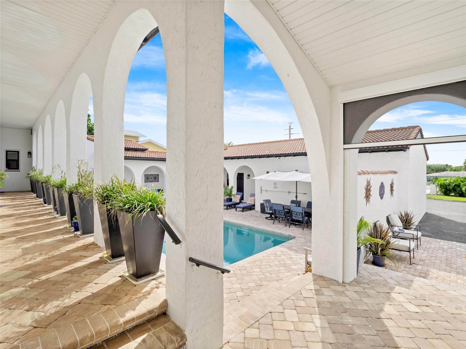 O6347884 Property Photo