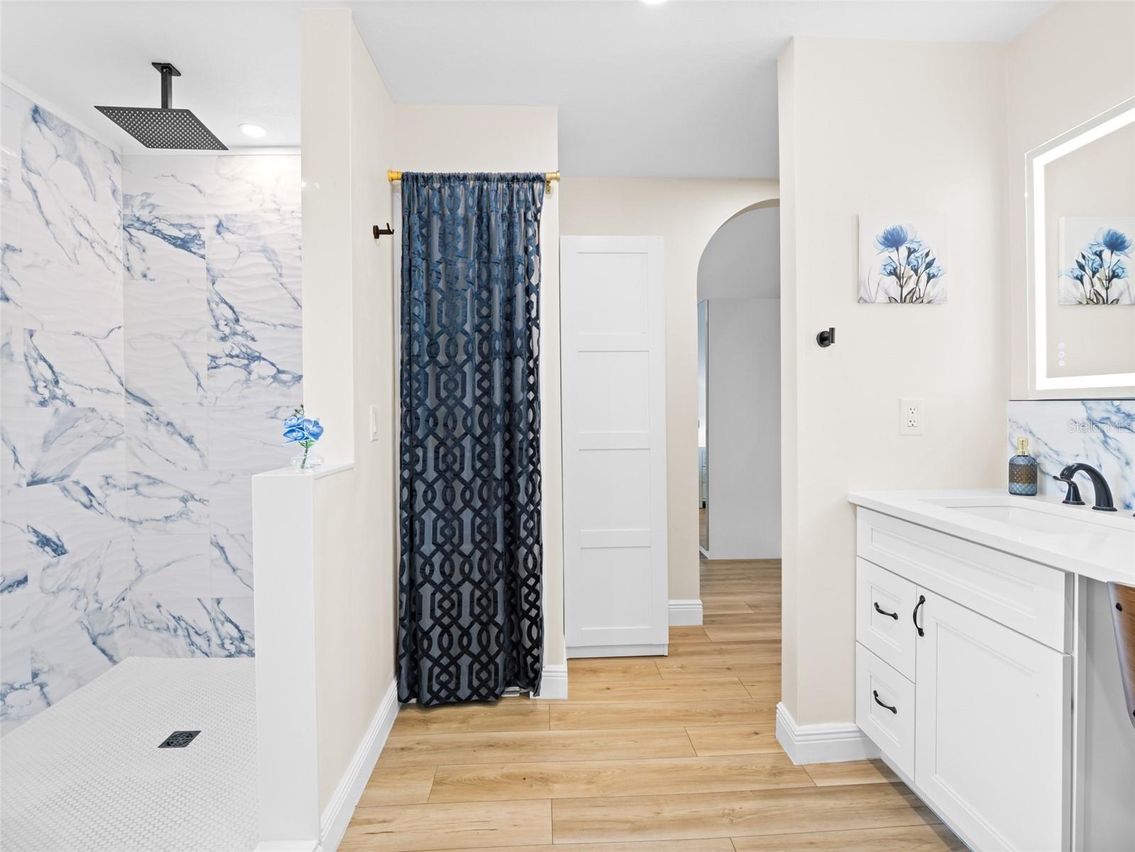 O6347884 Property Photo