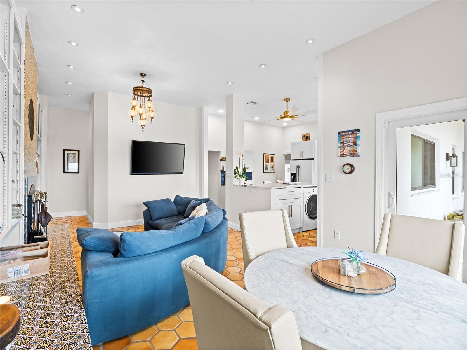 O6347884 Property Photo