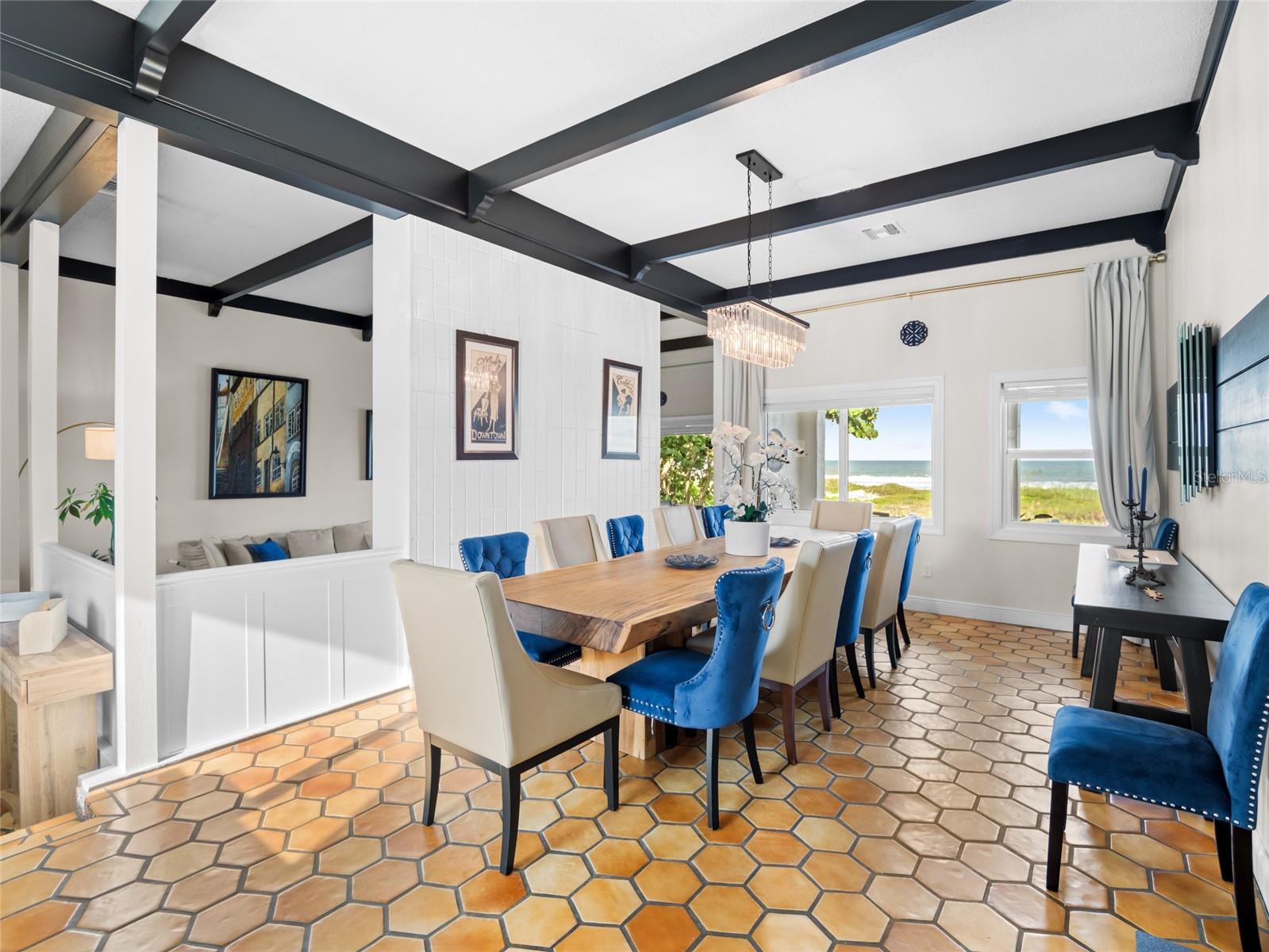 O6347884 Property Photo