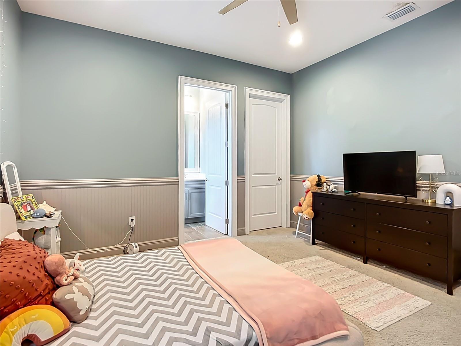 A4666502 Property Photo