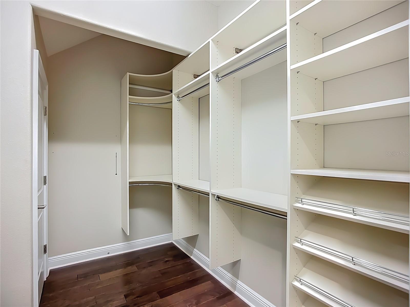 A4666502 Property Photo