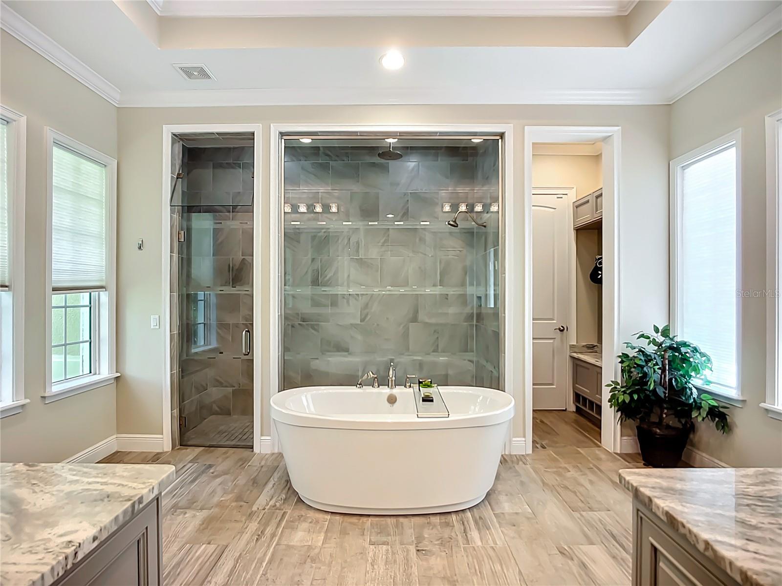 A4666502 Property Photo