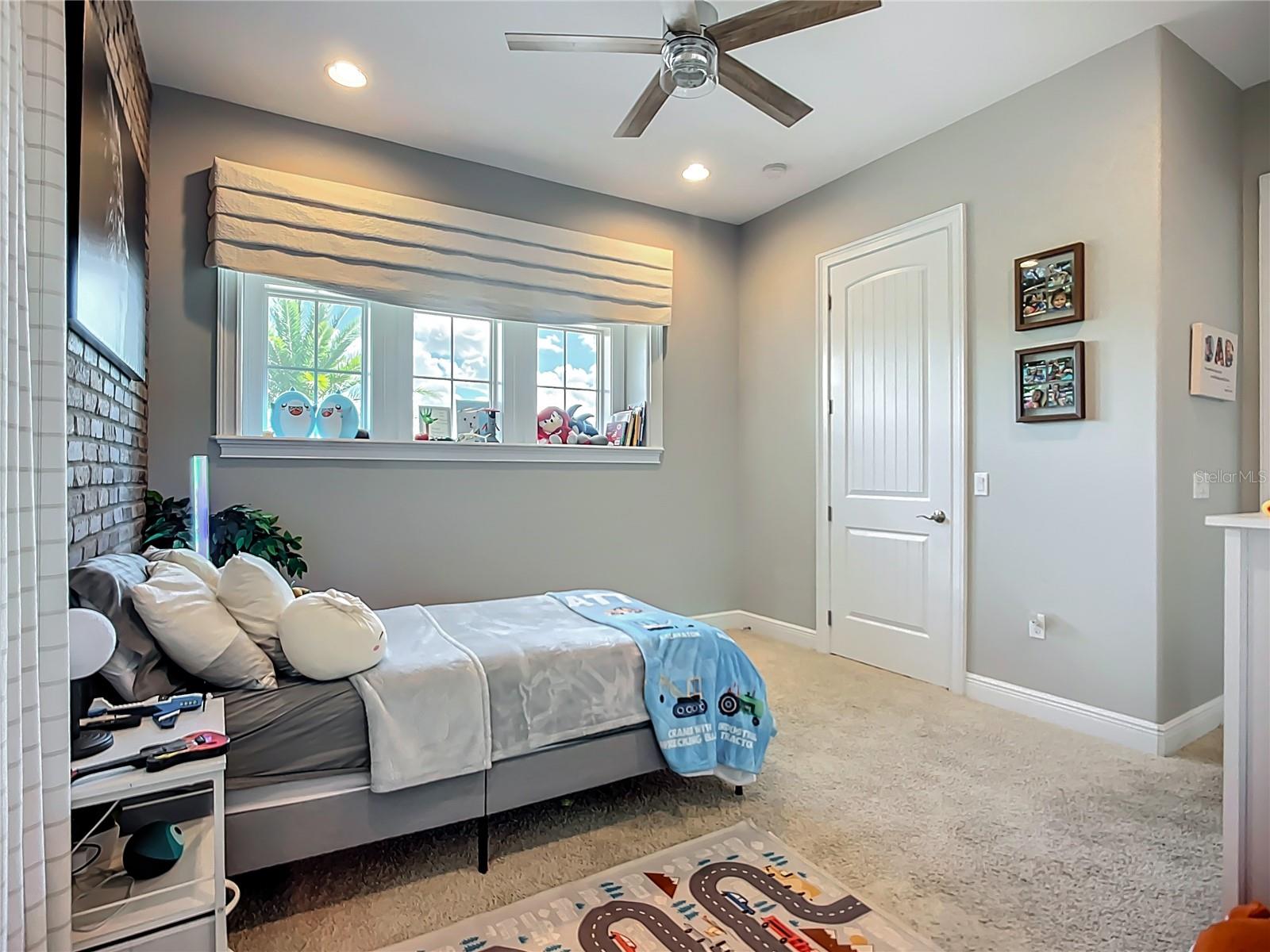 A4666502 Property Photo