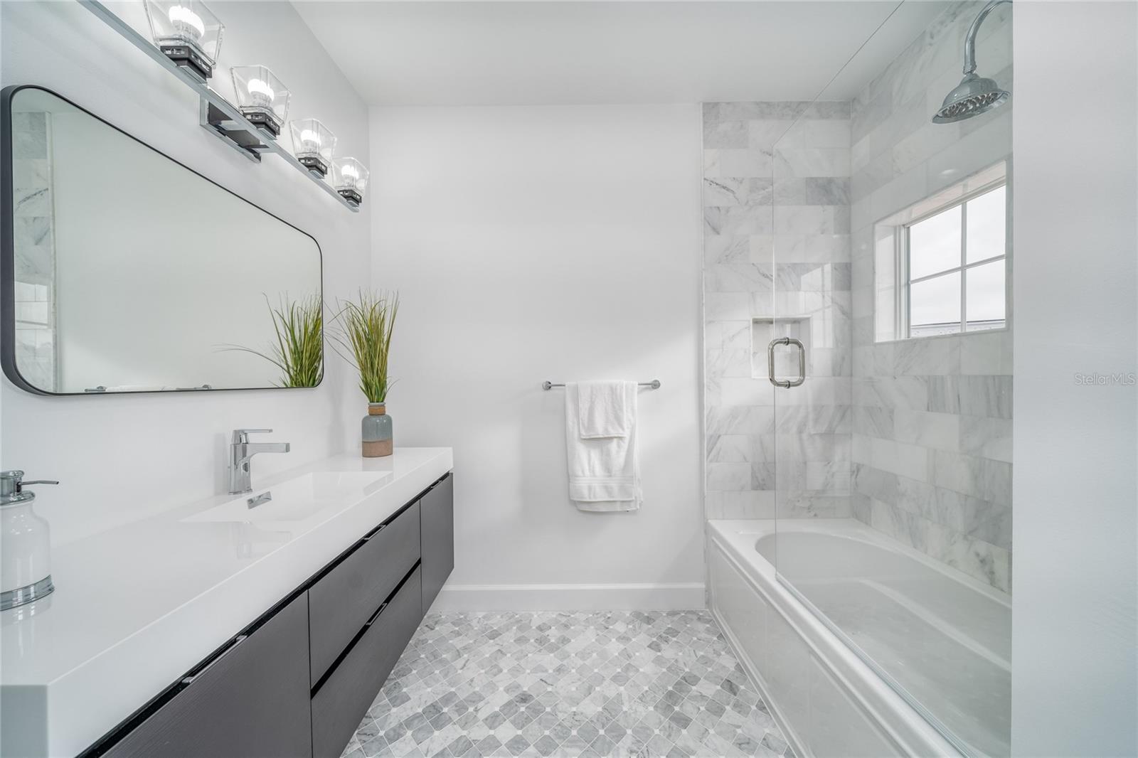 S5135517 Property Photo