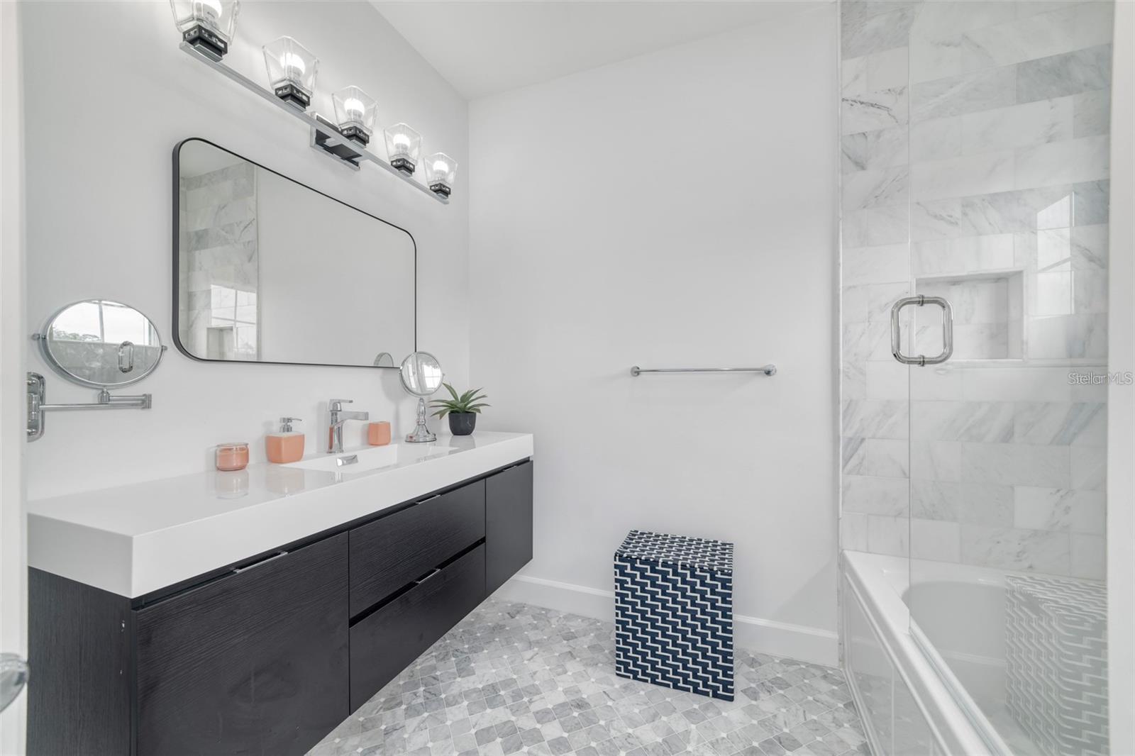 S5135517 Property Photo