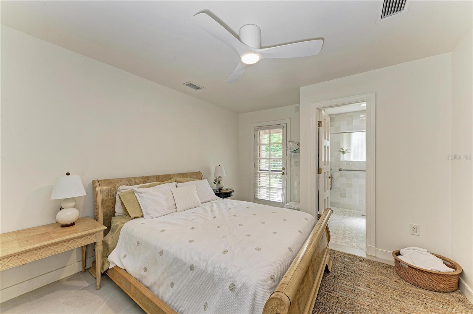 A4666527 Property Photo