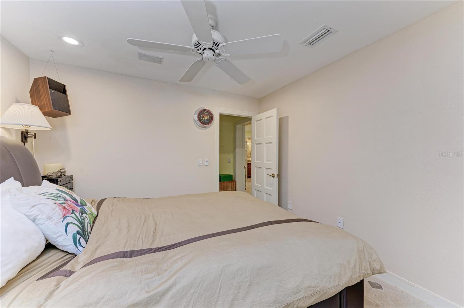 A4666527 Property Photo
