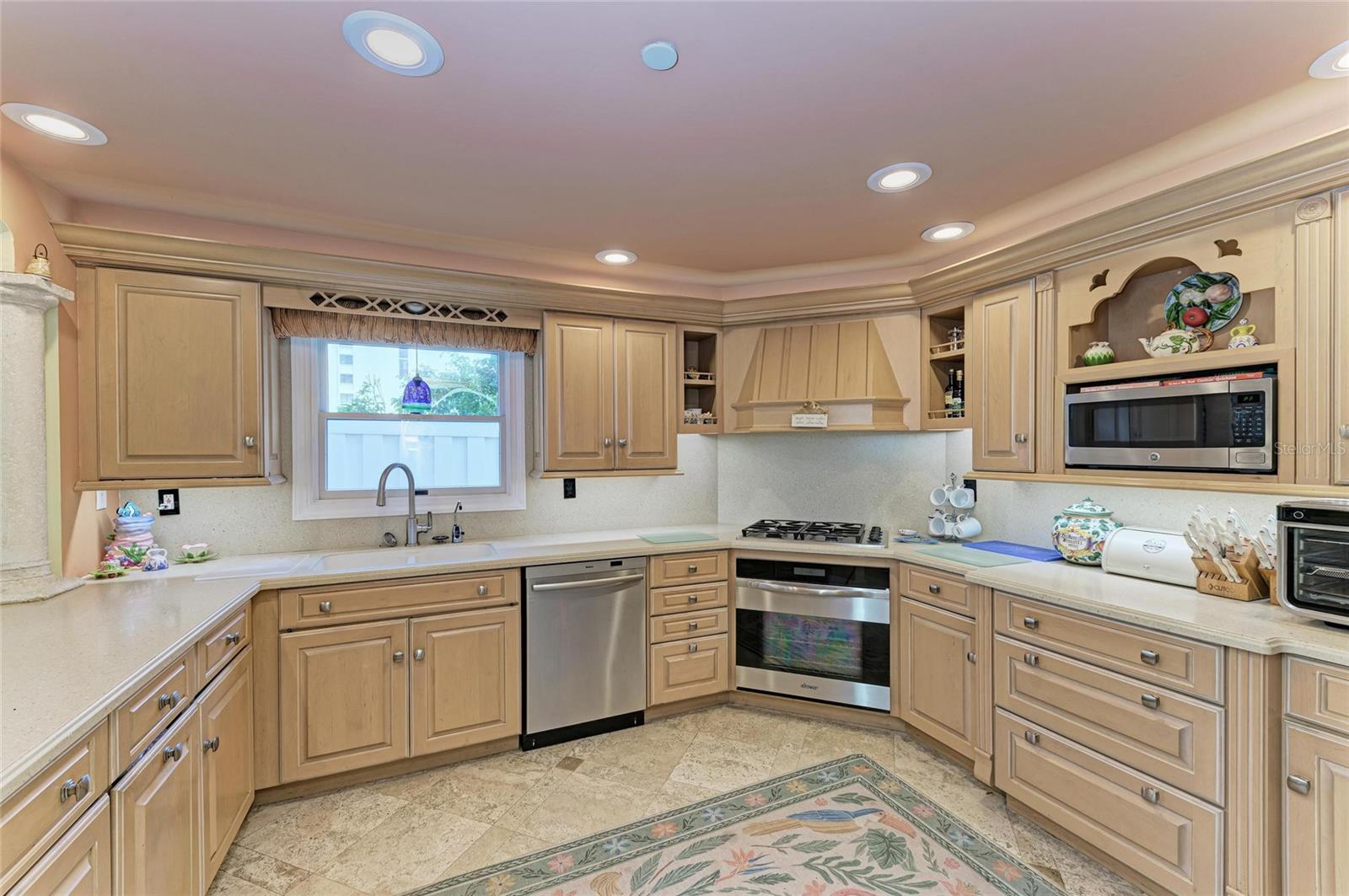 A4666527 Property Photo