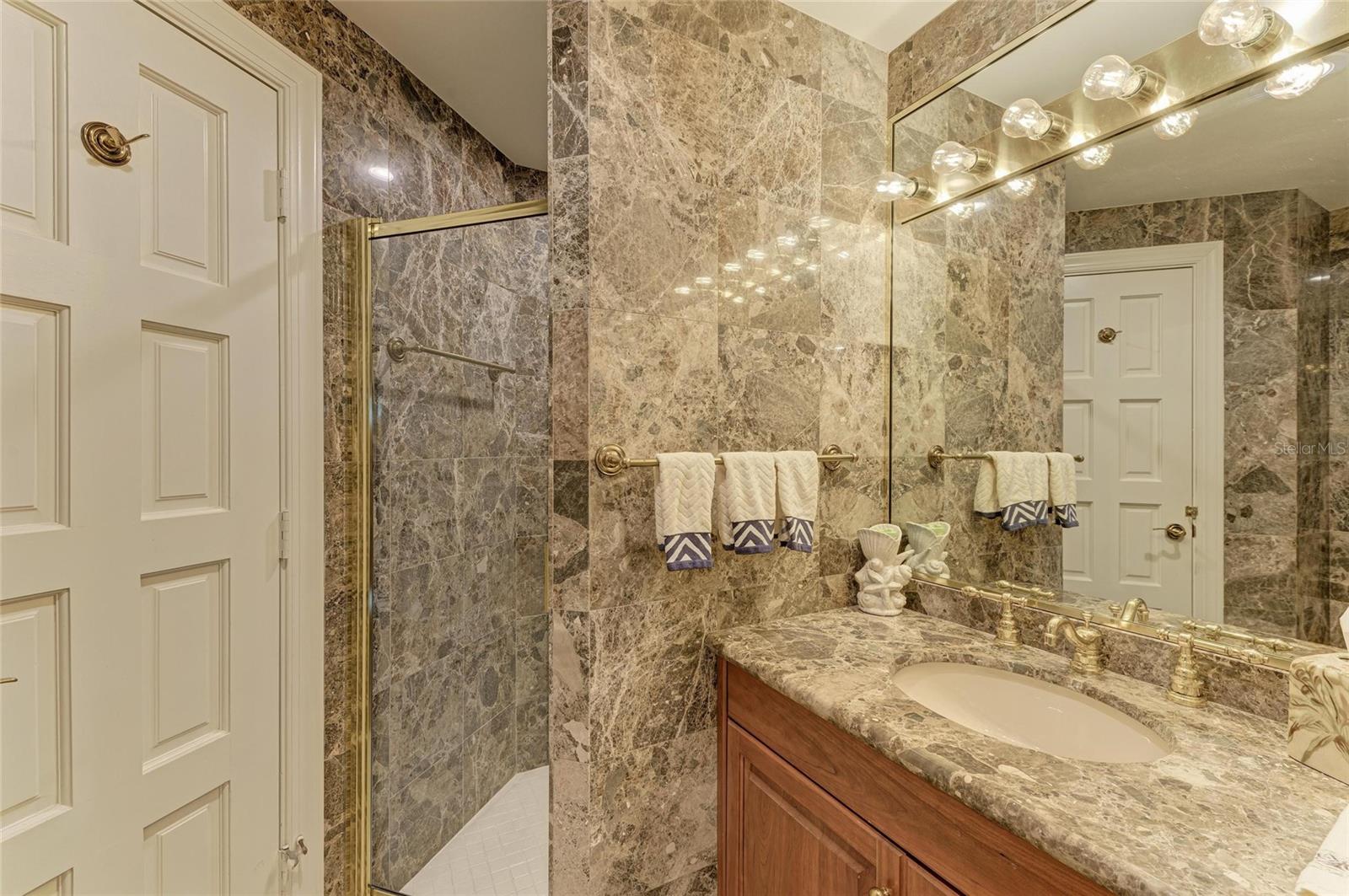 A4666527 Property Photo