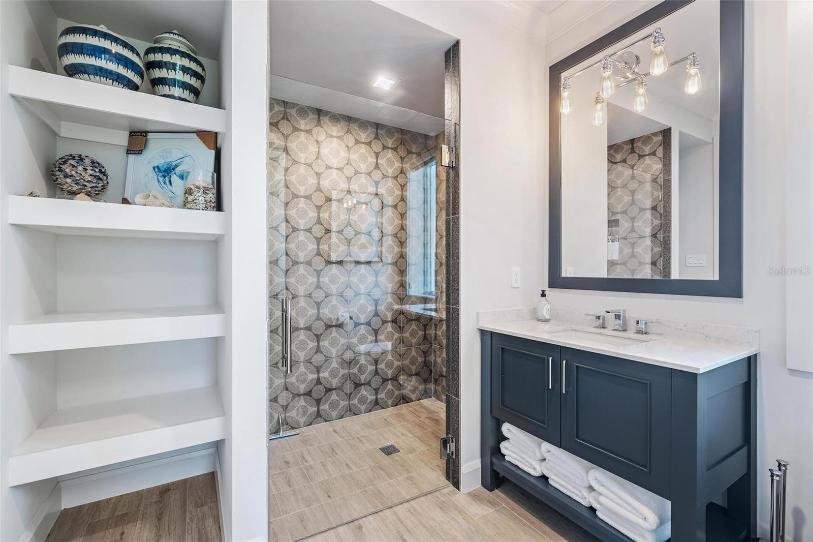 N6140709 Property Photo