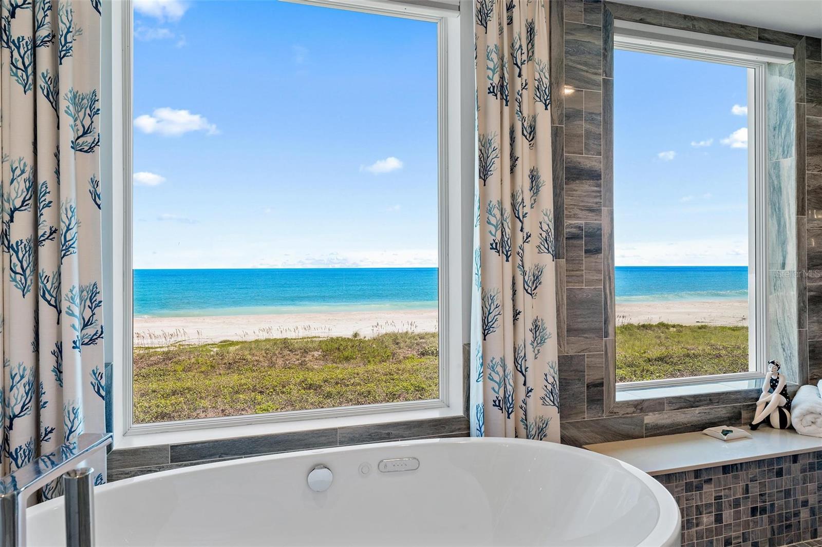 N6140709 Property Photo