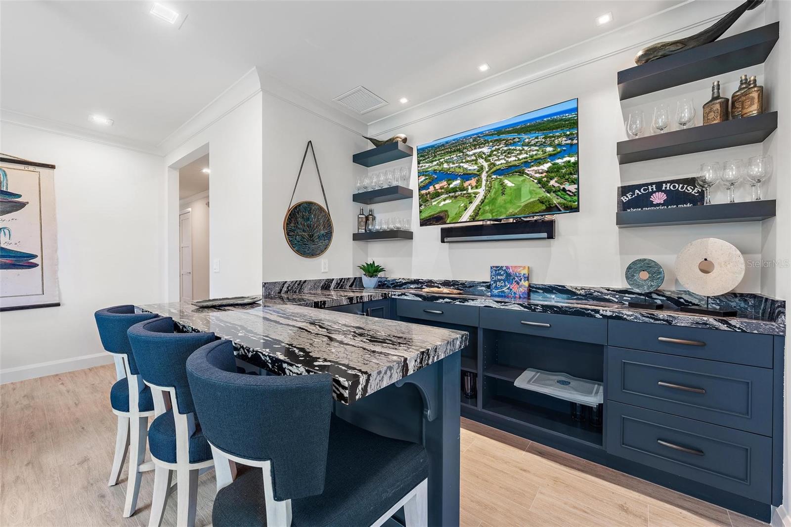 N6140709 Property Photo