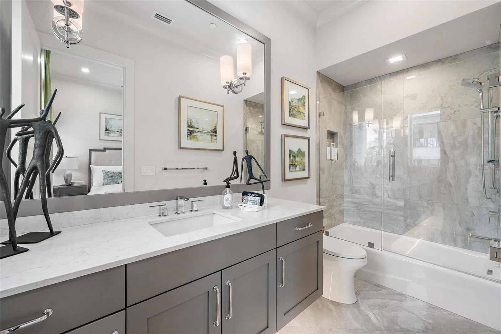 N6140709 Property Photo