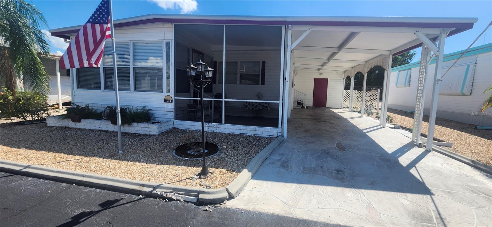 W7879351 Property Photo