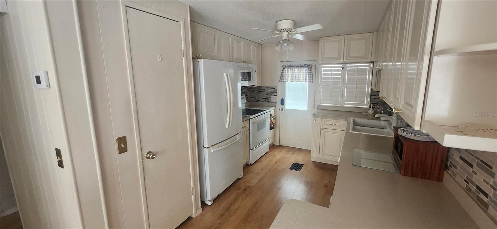 W7879351 Property Photo