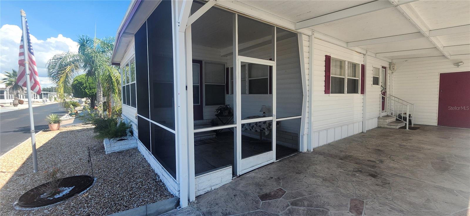 W7879351 Property Photo