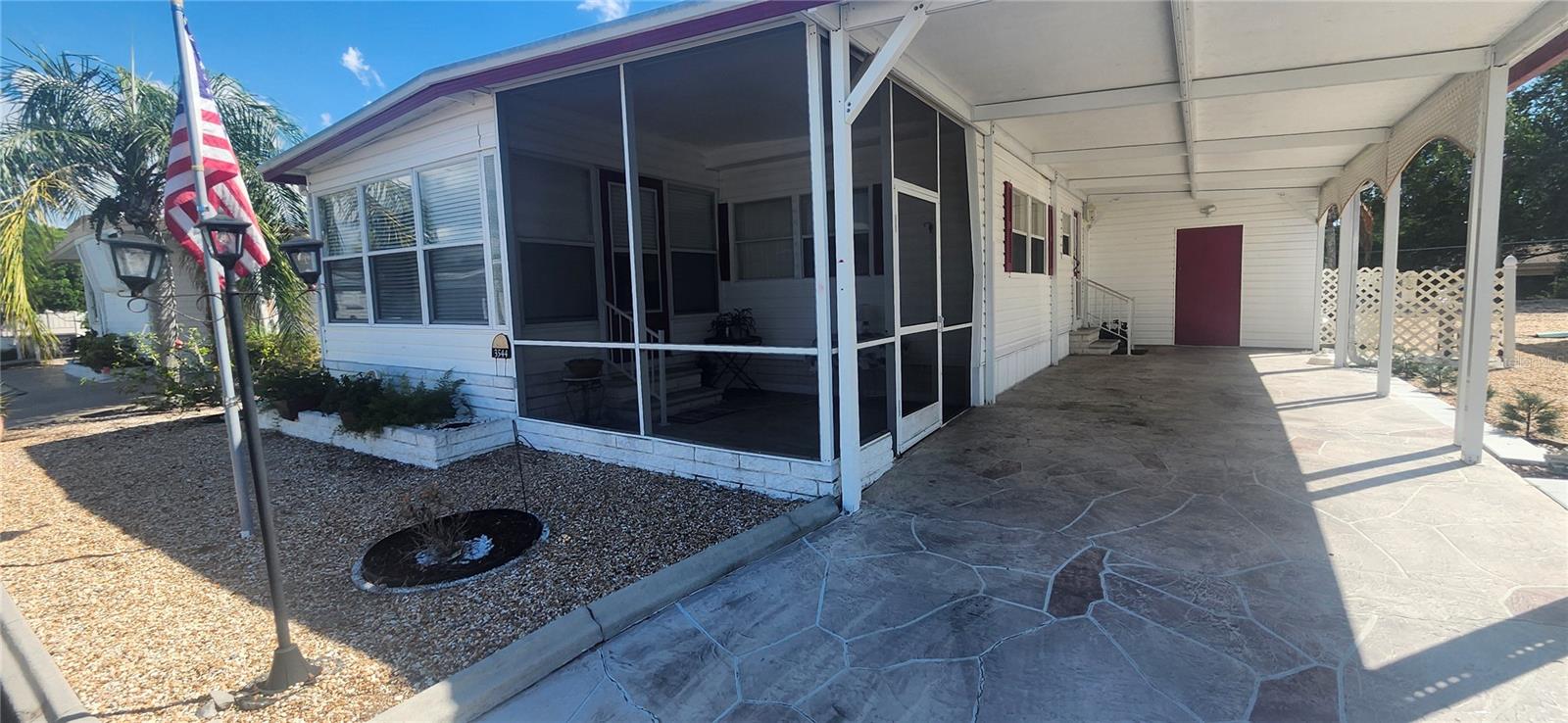 W7879351 Property Photo