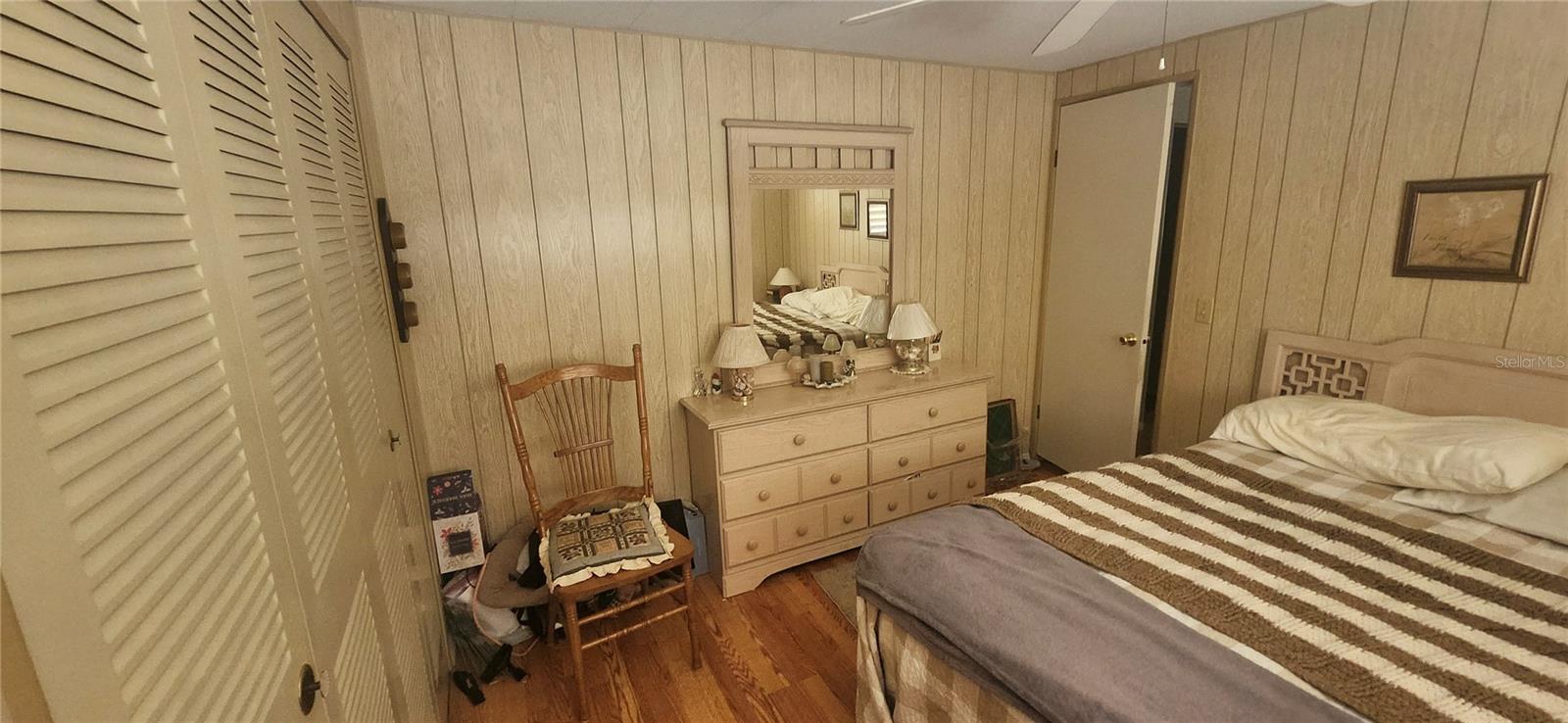 W7879351 Property Photo