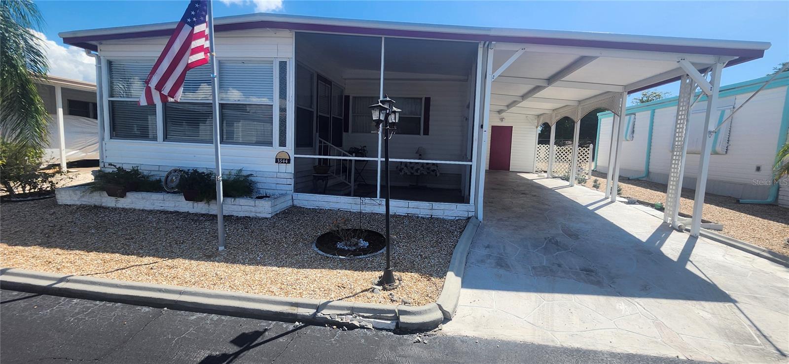 W7879351 Property Photo