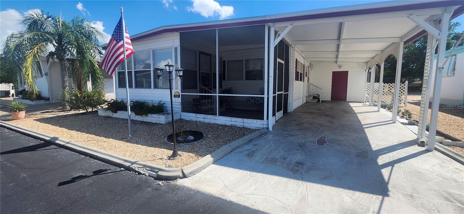 W7879351 Property Photo