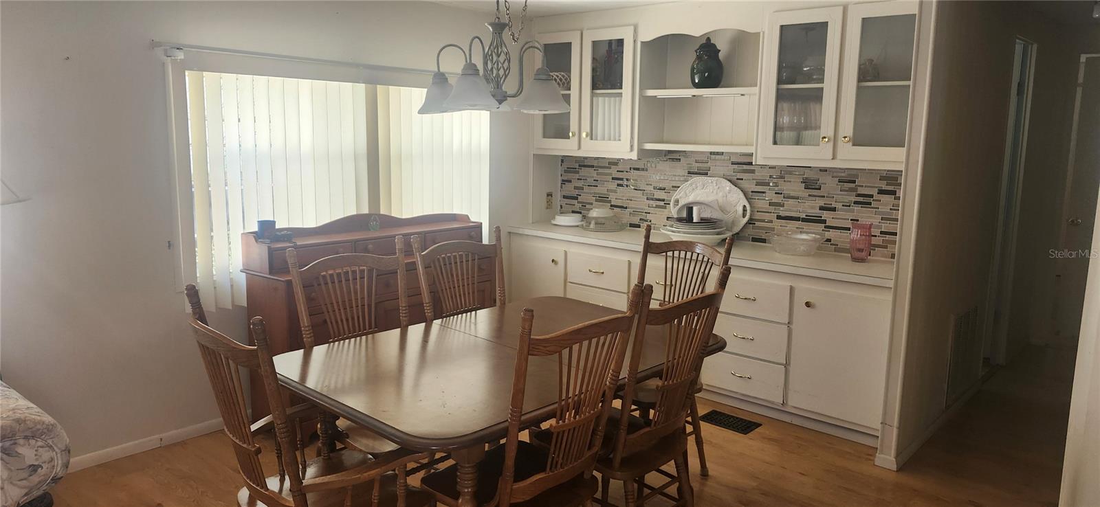 W7879351 Property Photo