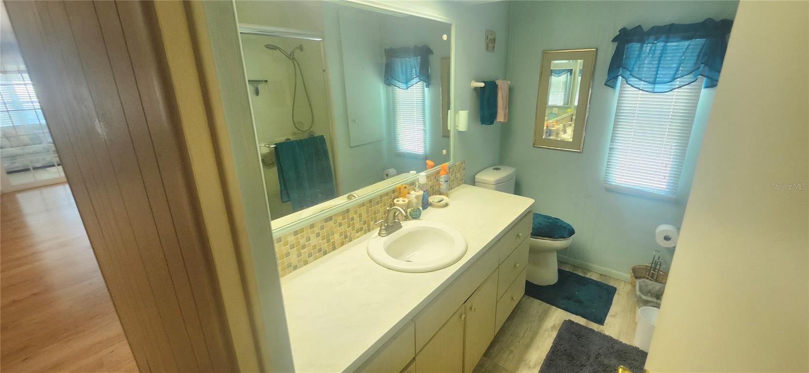 W7879351 Property Photo