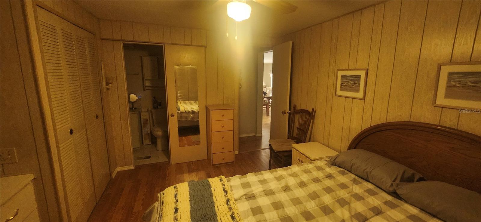 W7879351 Property Photo