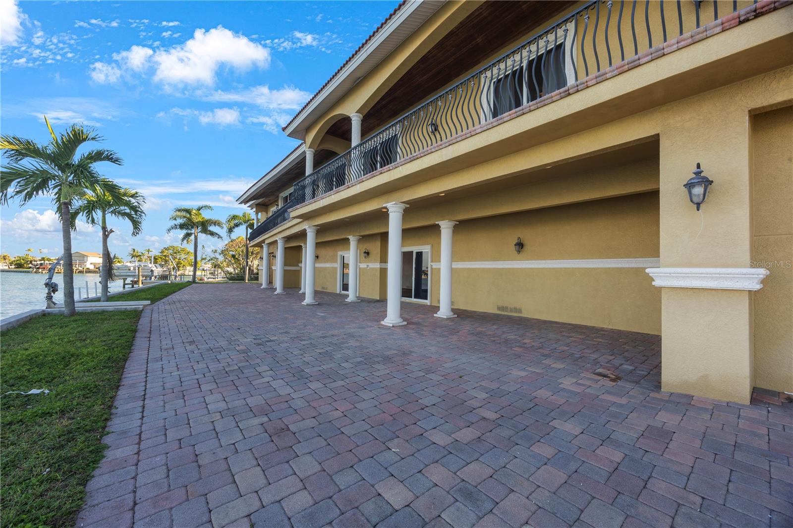 TB8432276 Property Photo