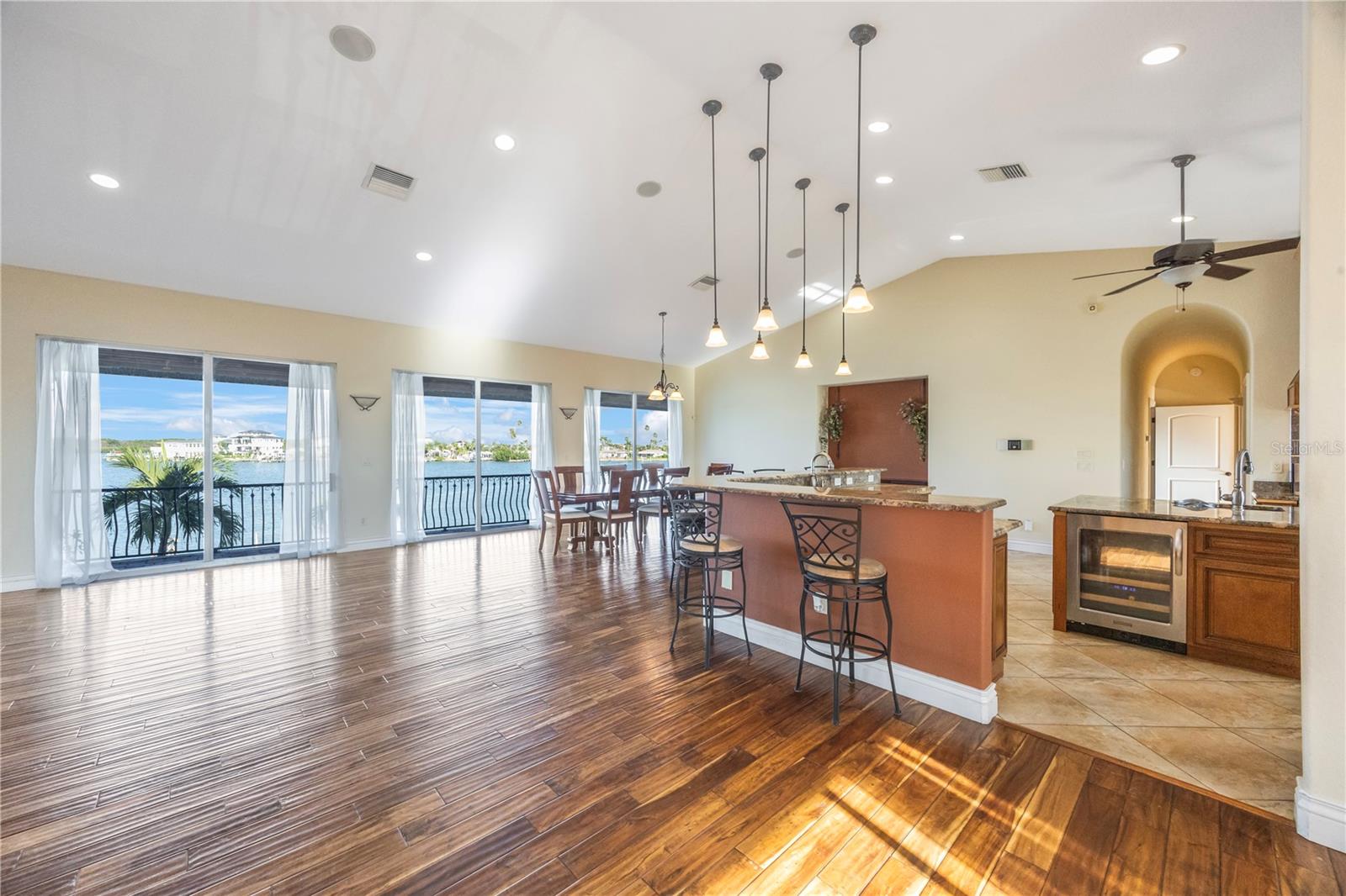 TB8432276 Property Photo