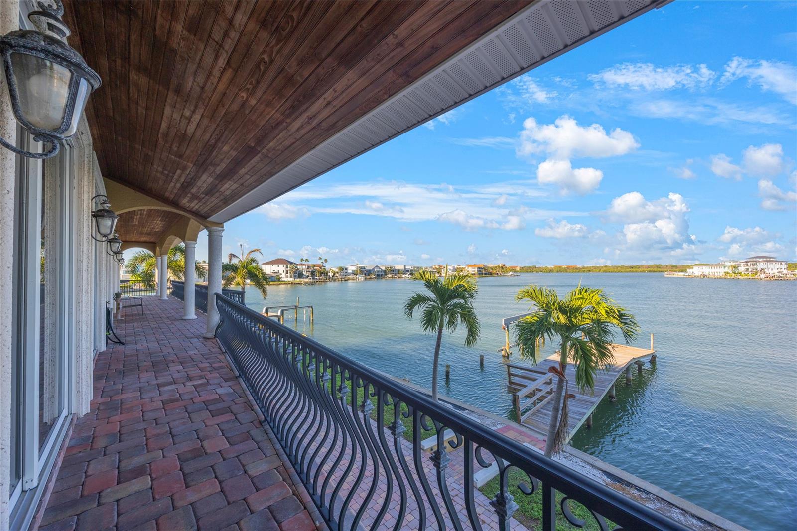 TB8432276 Property Photo