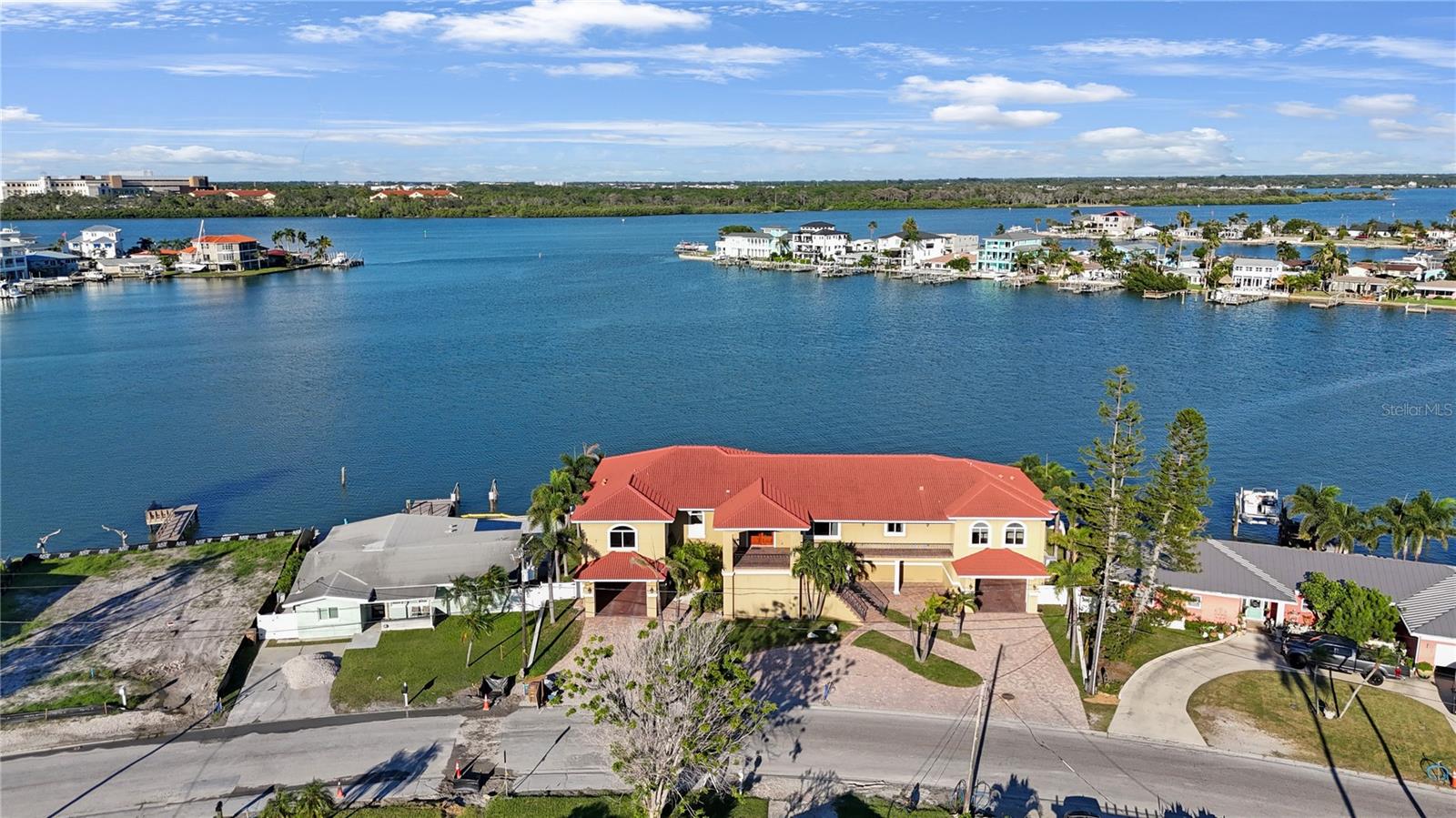 TB8432276 Property Photo