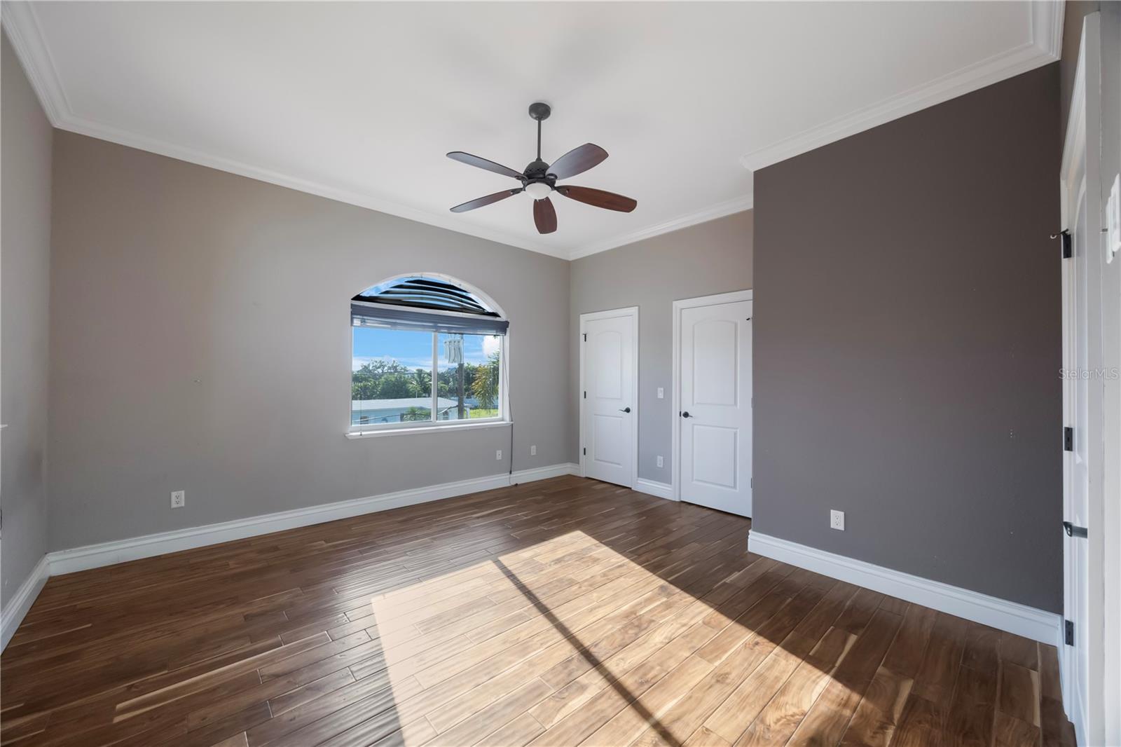 TB8432276 Property Photo