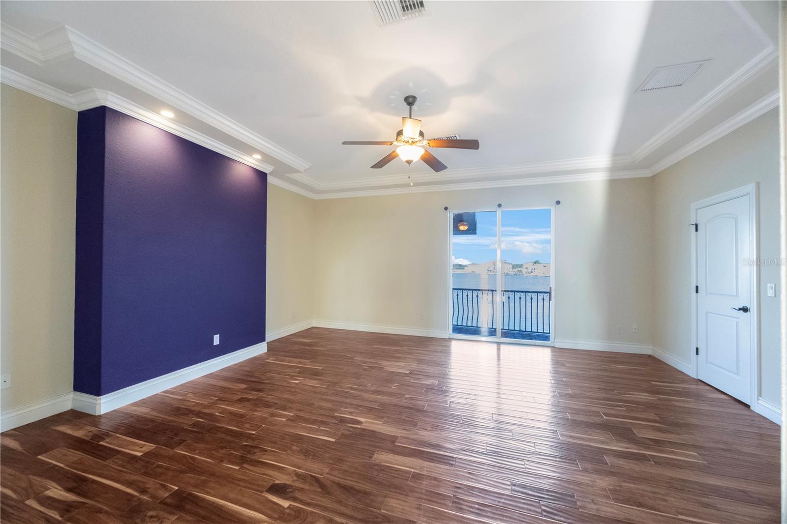 TB8432276 Property Photo